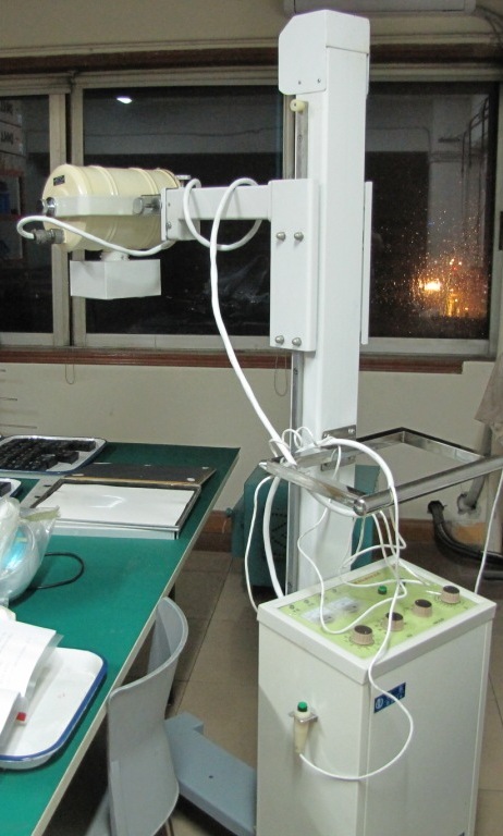 增感屏,可以当荧光屏用,下面是暗盒增感屏的说明胶片,准备照相还是