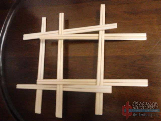 用一次性筷子搭了个桥承重不错