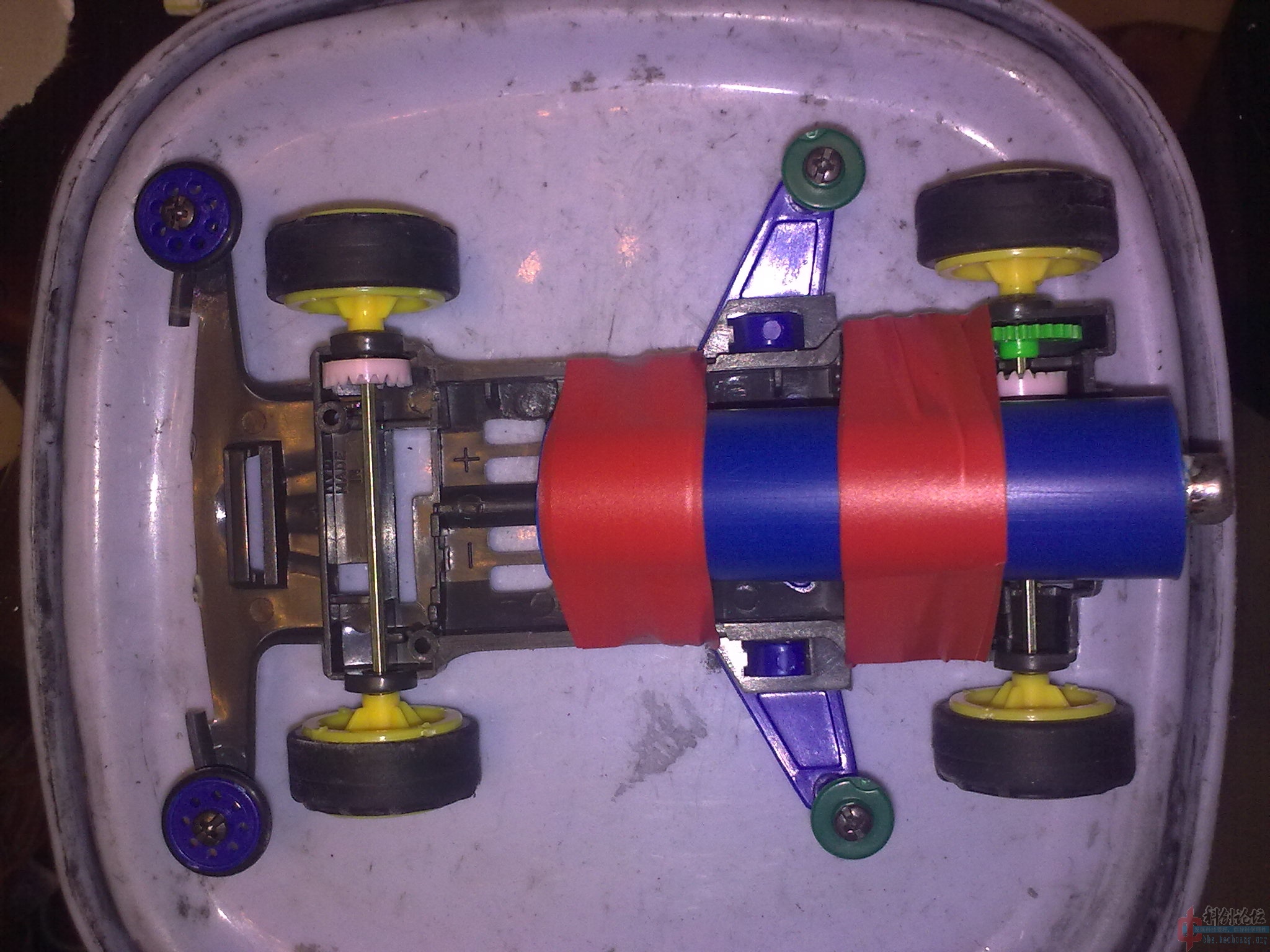 20mm发动机,燃料为knsu,喷口3mm.敬仔2009-5-14喷气推进收藏14560