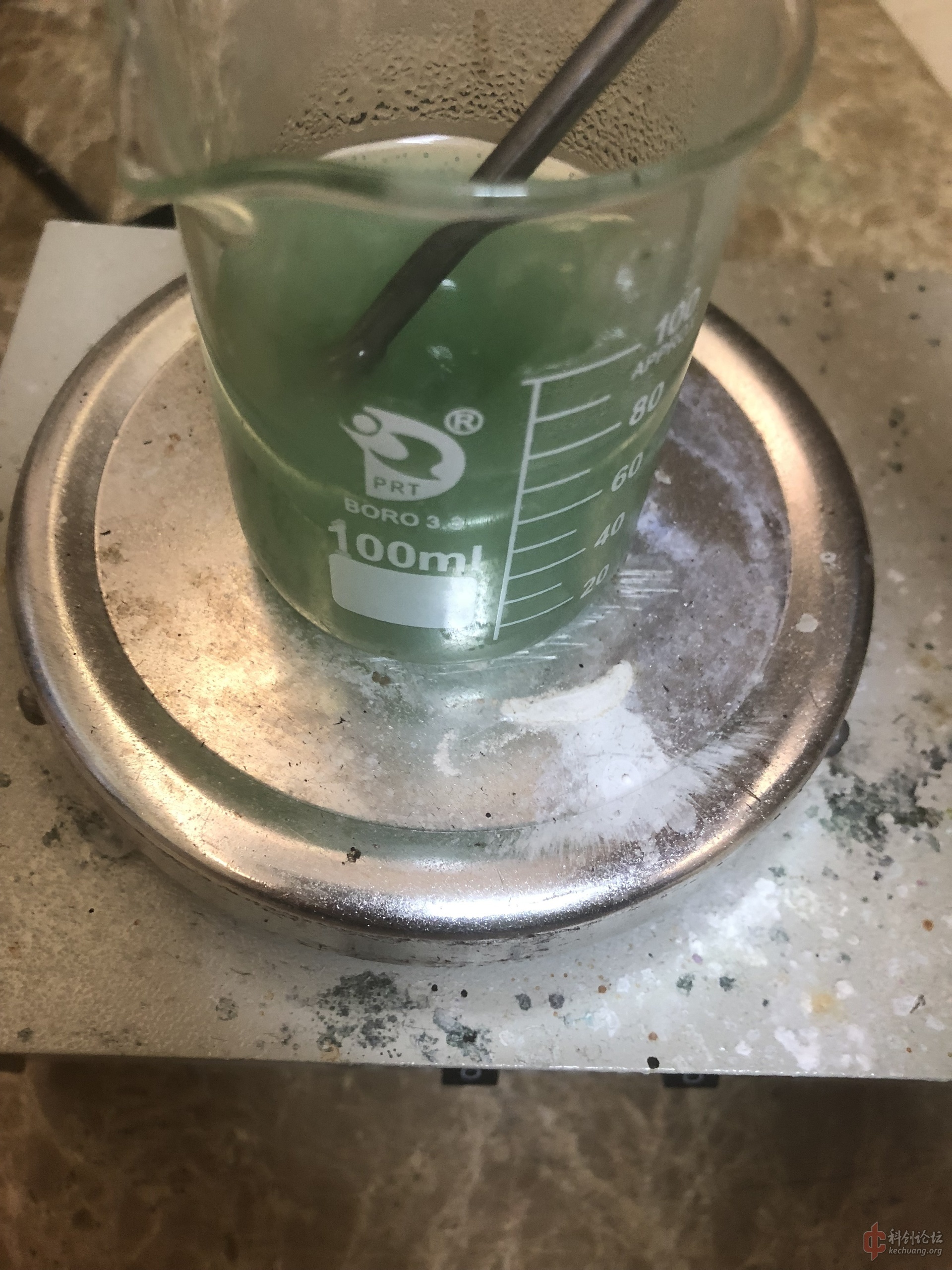 此处你需要称取2.0g硫酸镍,加水溶解,然后加入2.6g七钼酸铵和1.